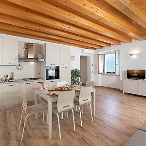  Ferienhaus Casa Rossa - Regarda Travel